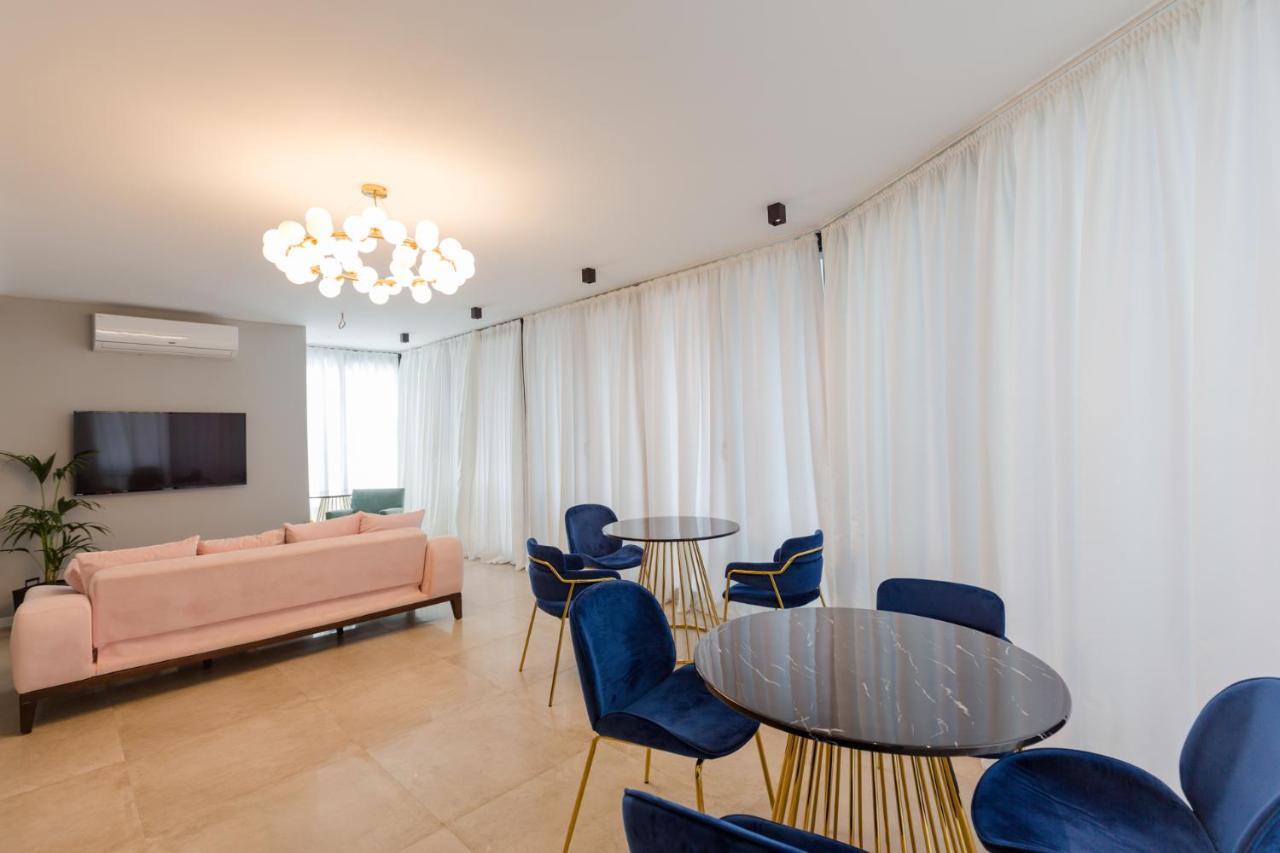 Hotel Lifetime Батуми Екстериор снимка