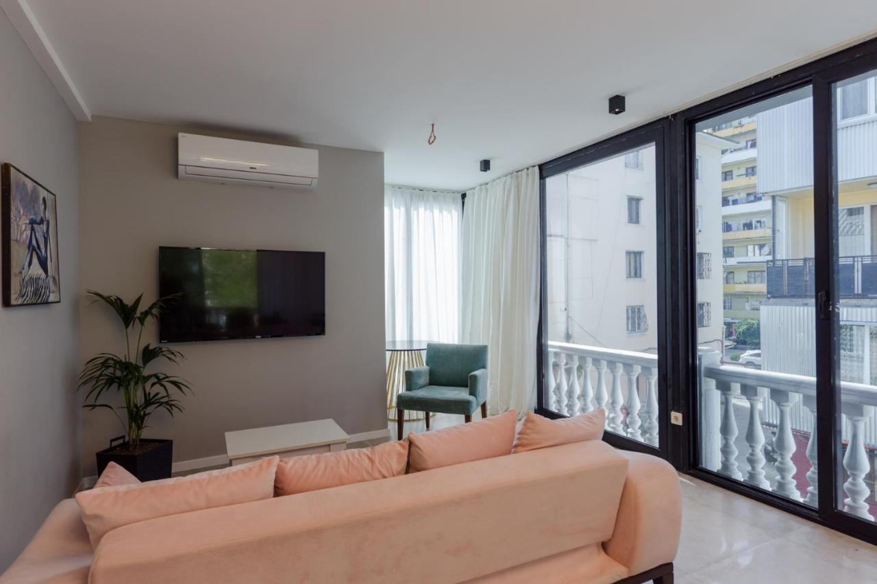 Hotel Lifetime Батуми Екстериор снимка