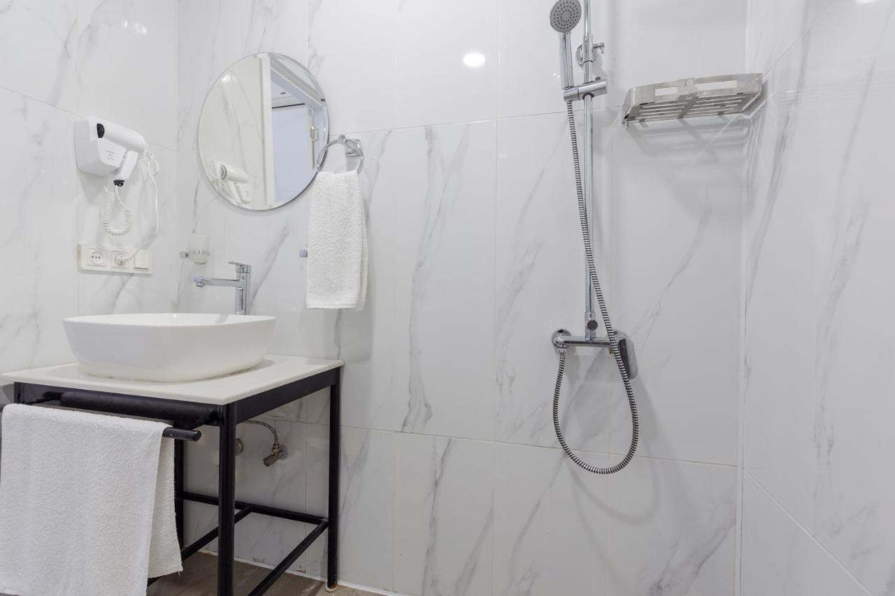 Hotel Lifetime Батуми Екстериор снимка