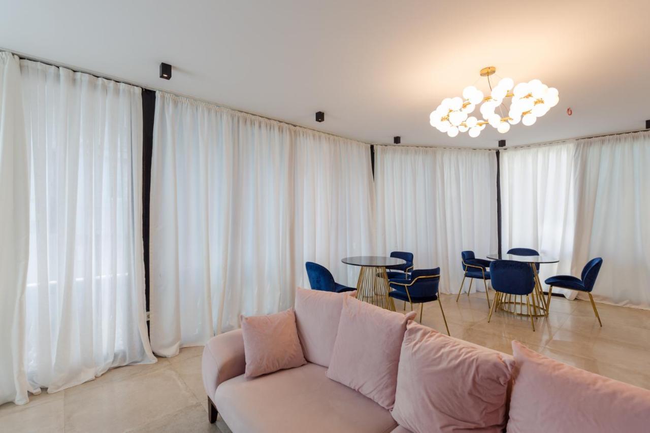 Hotel Lifetime Батуми Екстериор снимка